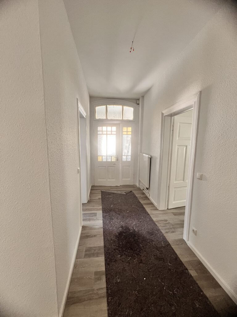 Komplett renovierte Wohnung – neue Böden, Wände und Decken